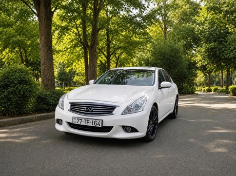 Infiniti  2012