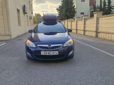 Opel Astra 2011