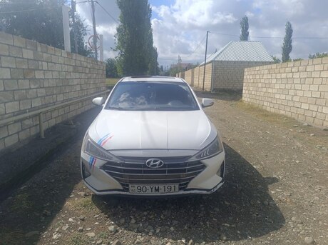 Hyundai Elantra 2019
