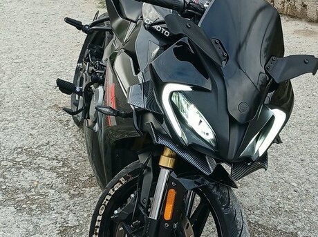 CFMOTO 250 SR 2024
