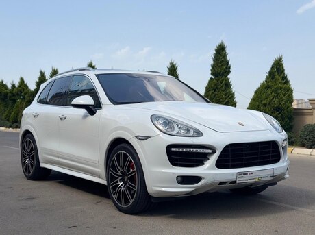 Porsche Cayenne Turbo 2012