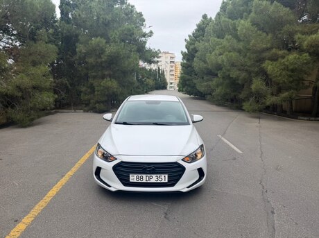Hyundai Elantra 2017