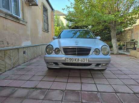 Mercedes E 220 2001