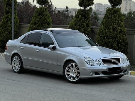 Mercedes E 240 2003