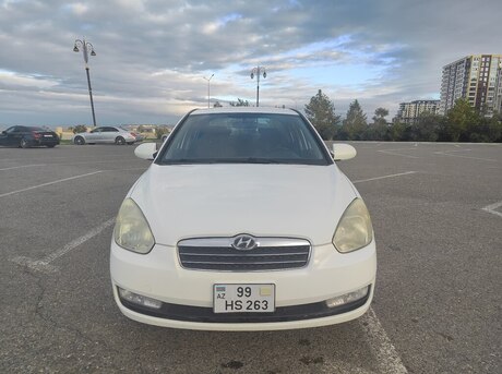 Hyundai Accent 2010