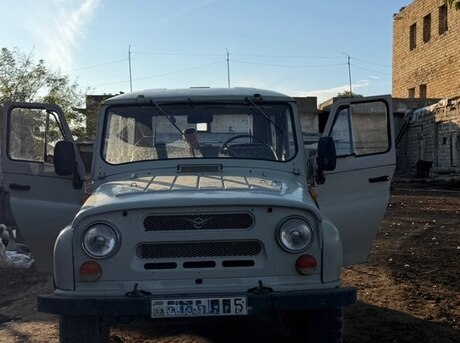 UAZ 469 1996