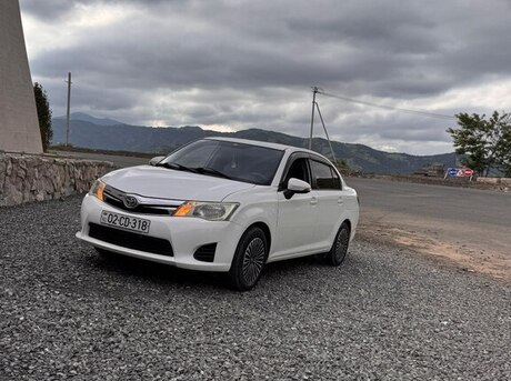 Toyota Corolla Axio 2013