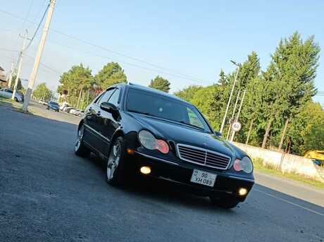 Mercedes  2004