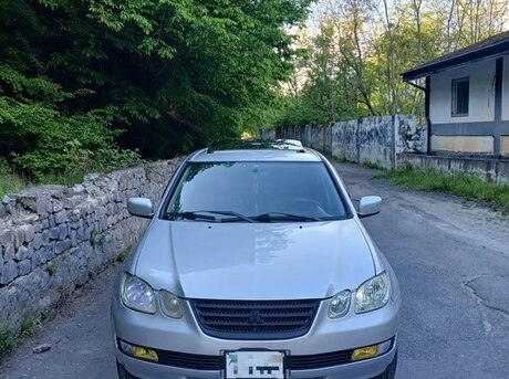 Mitsubishi Airtrek 2002