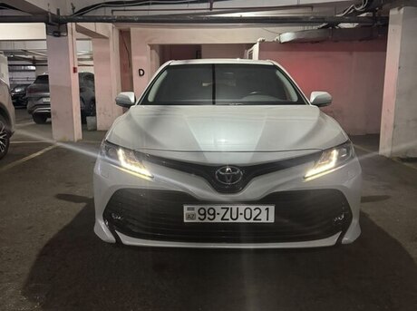 Toyota Camry 2019
