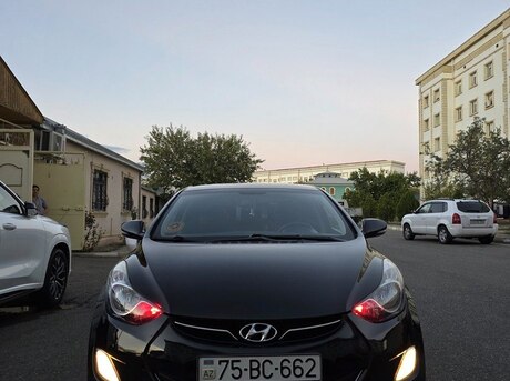 Hyundai Elantra 2011