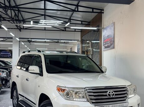 Toyota Land Cruiser 2011