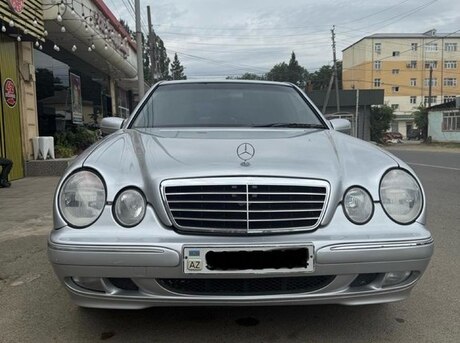 Mercedes E 220 2000