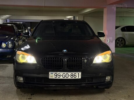 BMW 750 2011