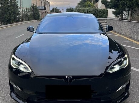 Tesla Model S 2023