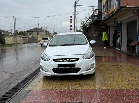 Hyundai Accent 2012