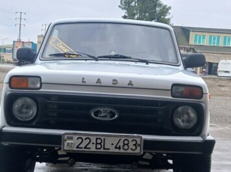 LADA (VAZ) Niva 2011