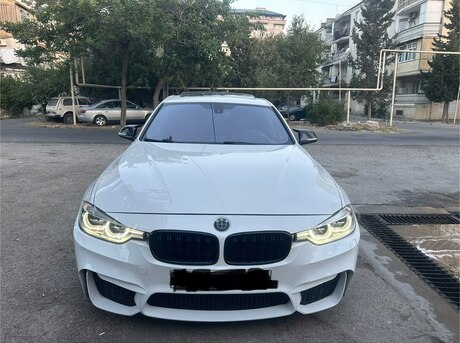 BMW 330 2015