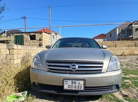 Nissan Teana 2004