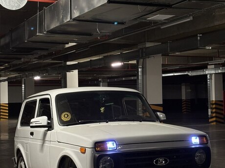 LADA (VAZ) Niva 2015