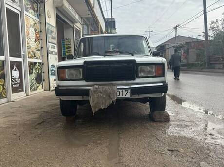 LADA (VAZ) 2107 2004