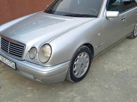 Mercedes E 240 1999