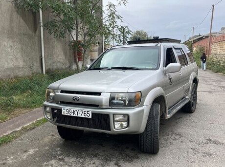 Infiniti QX4 2002