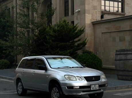 Mitsubishi Airtrek 2001