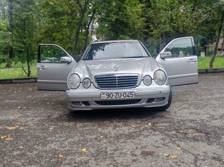 Mercedes E 220 2000