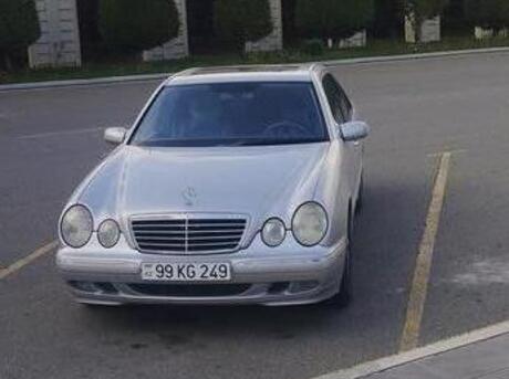 Mercedes E 240 2001