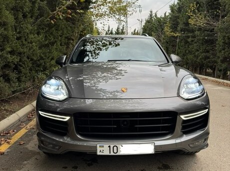 Porsche Cayenne Turbo S 2016