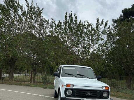 LADA (VAZ) Niva 2008