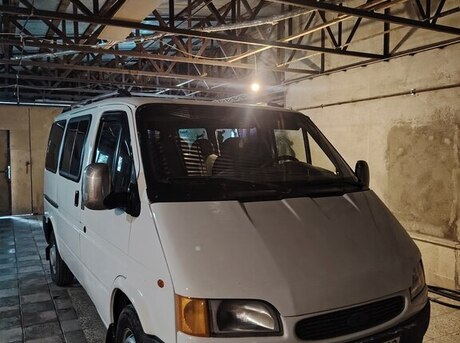Ford Transit 2000