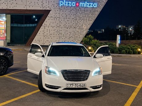 Chrysler 200 2012
