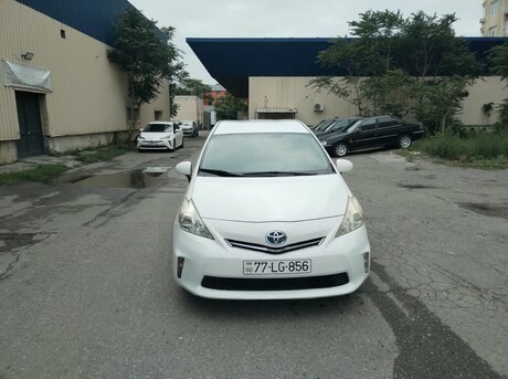 Toyota Prius V 2014