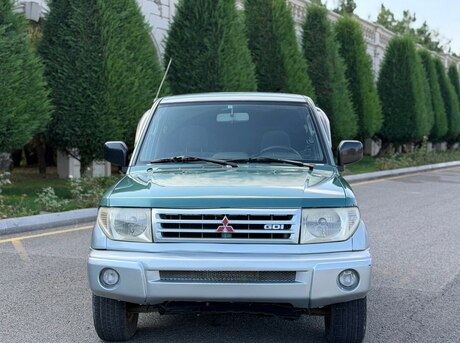Mitsubishi Pajero io 1998