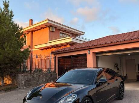 Porsche Panamera 4S 2018
