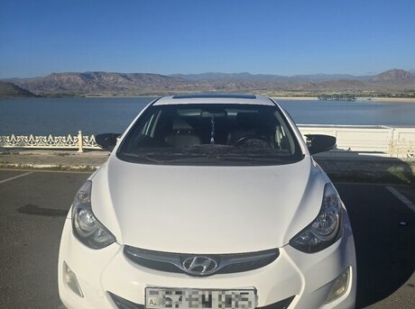 Hyundai Elantra 2013