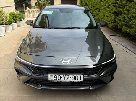 Hyundai Elantra 2025