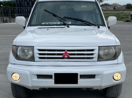 Mitsubishi Pajero io 1998