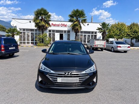 Hyundai Elantra 2019