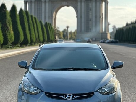 Hyundai Elantra 2012