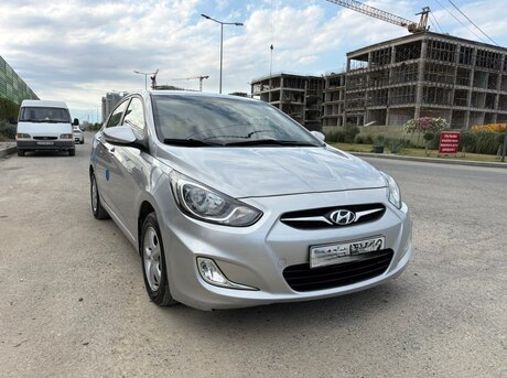 Hyundai Accent 2012