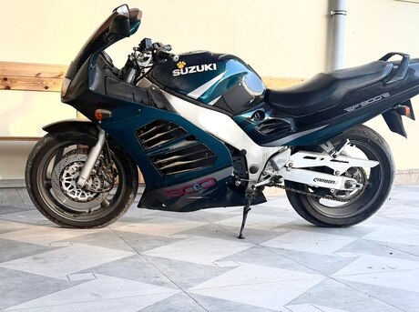 Suzuki GSR 750 1996