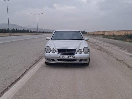 Mercedes E 220 2001
