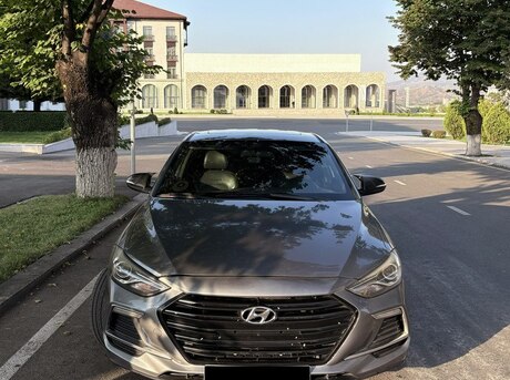 Hyundai Elantra 2017