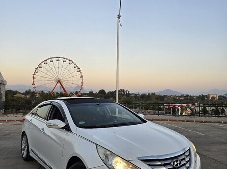 Hyundai Sonata 2010