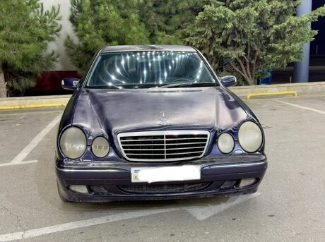 Mercedes E 220 2000
