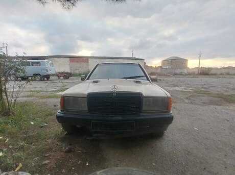 Mercedes 190 1990