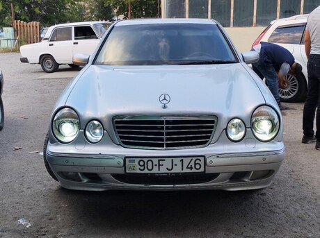 Mercedes E 270 2000